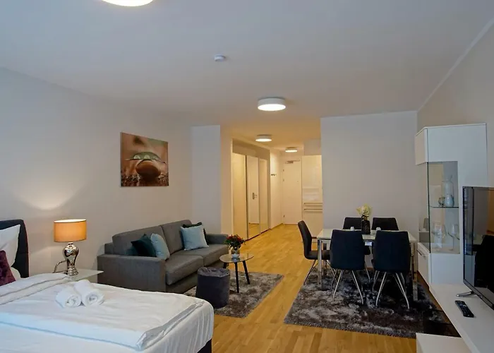 English Theater Apartment At Rathaus