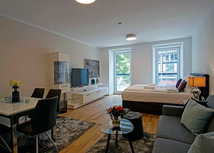 English Theater Apartment At Rathaus